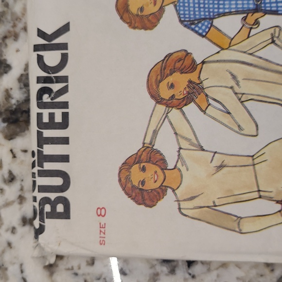 3/$20 Uncut sewing pattern butterick size 8 - Picture 2 of 3